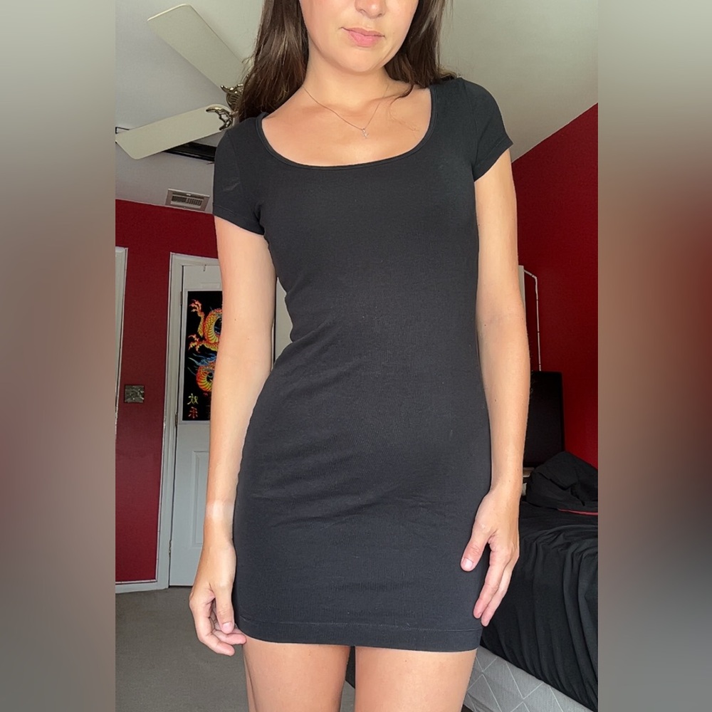 H&M black Fitted Cap Sleeve T-Shirt women’s small